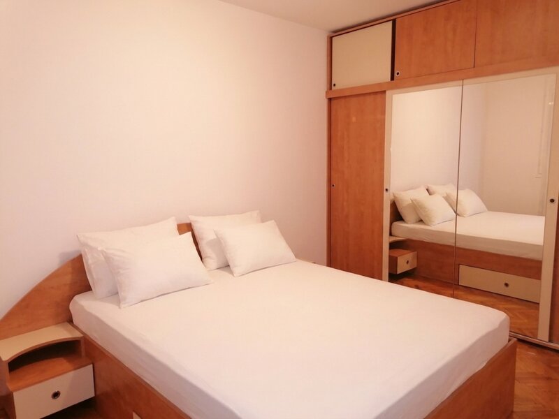 Titan Apartament 2 camere, Etaj 5, prima inchiriere, metrou Titan