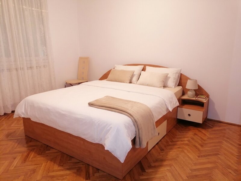 Titan Apartament 2 camere, Etaj 5, prima inchiriere, metrou Titan